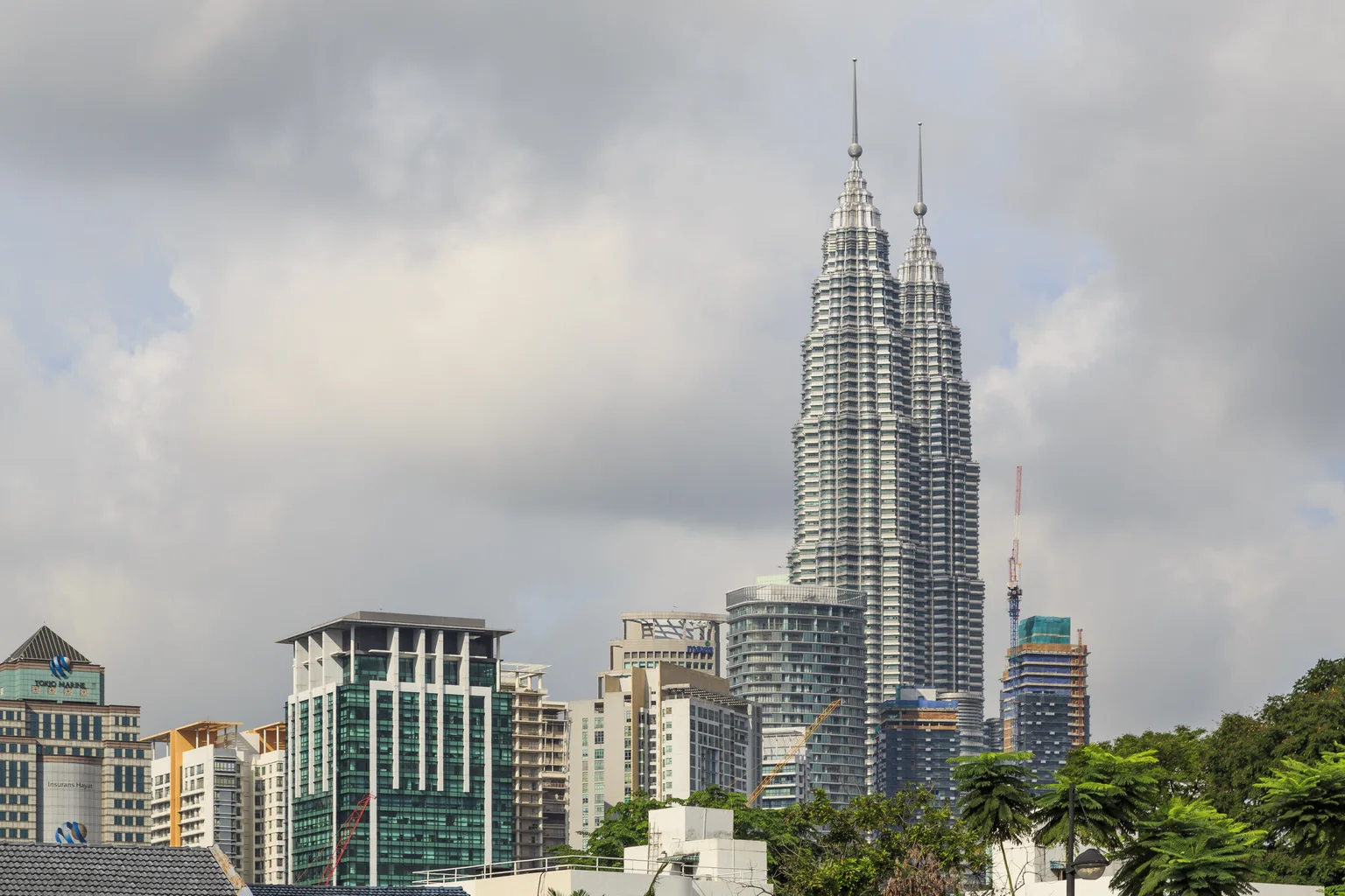 Petronas Twin Towers above the Kuala Lumpur skyline